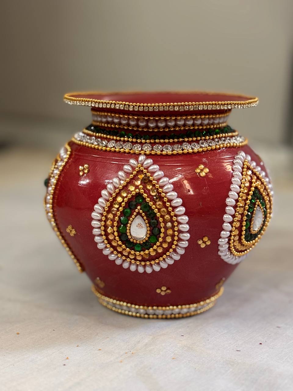 શણગારેલી કન્ટેનર ડેબા