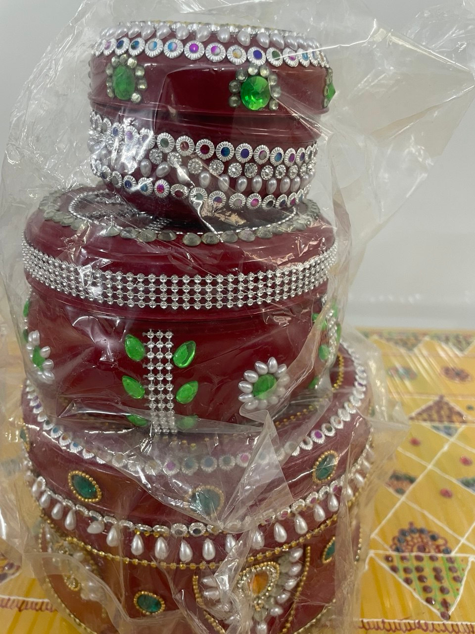 મીઠાઈ બોક્સ